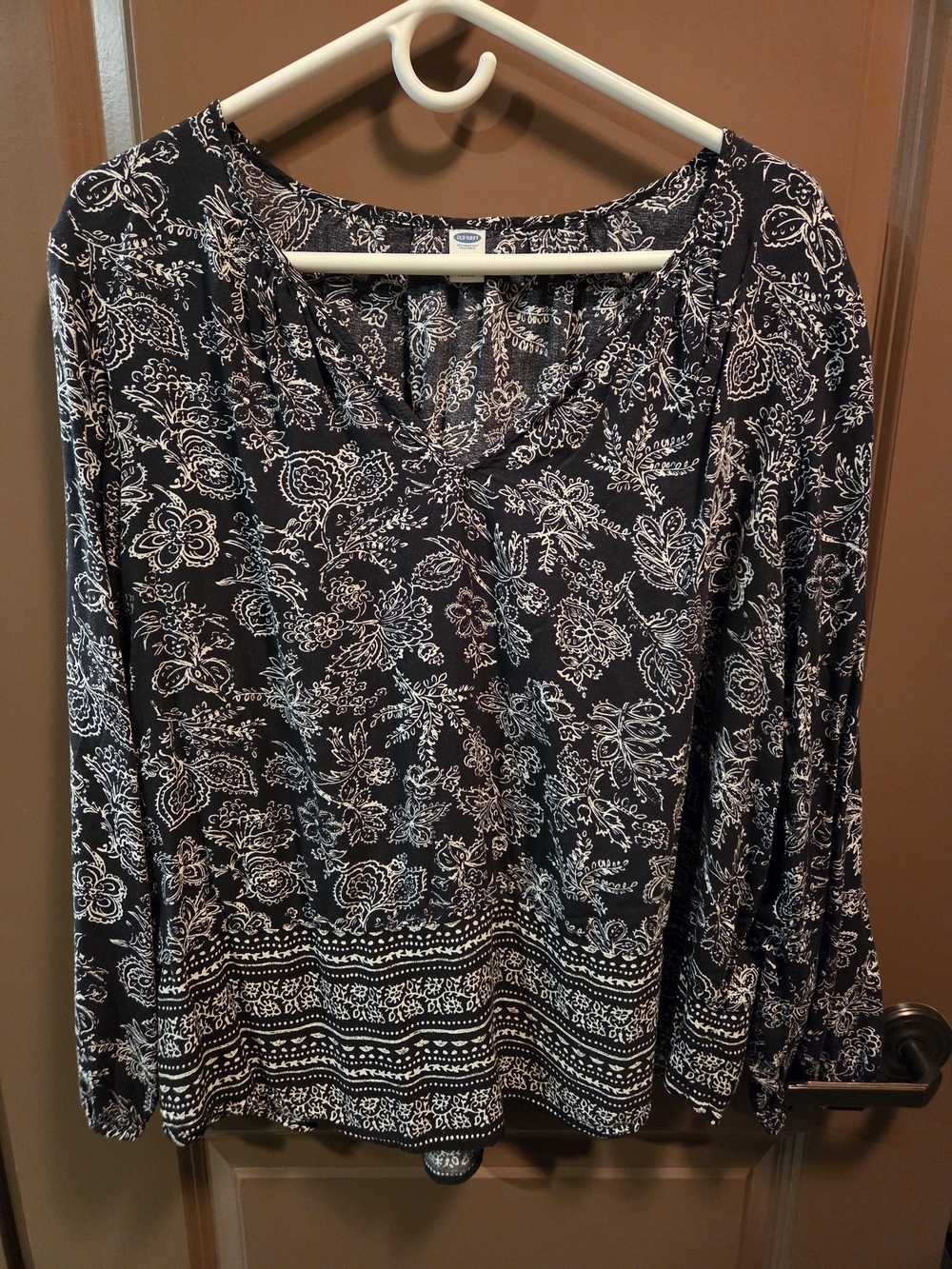 Old Navy Navy and White Floral Long-Sleeve V-Neck Top